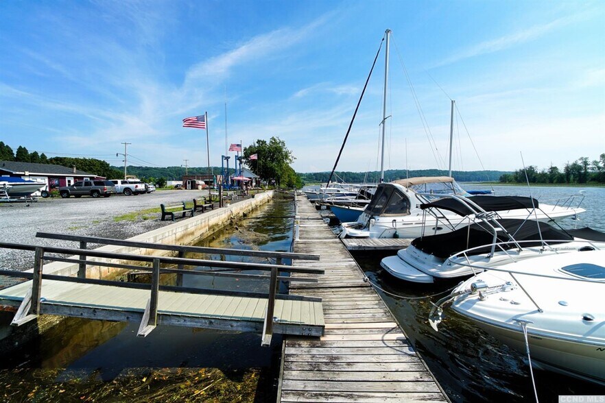 More Photos Of 103 Main St, Catskill Marina For Sale