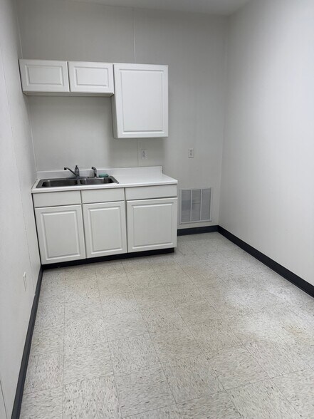 More Photos Of 5714 Central Ave, Portage Office For Sale
