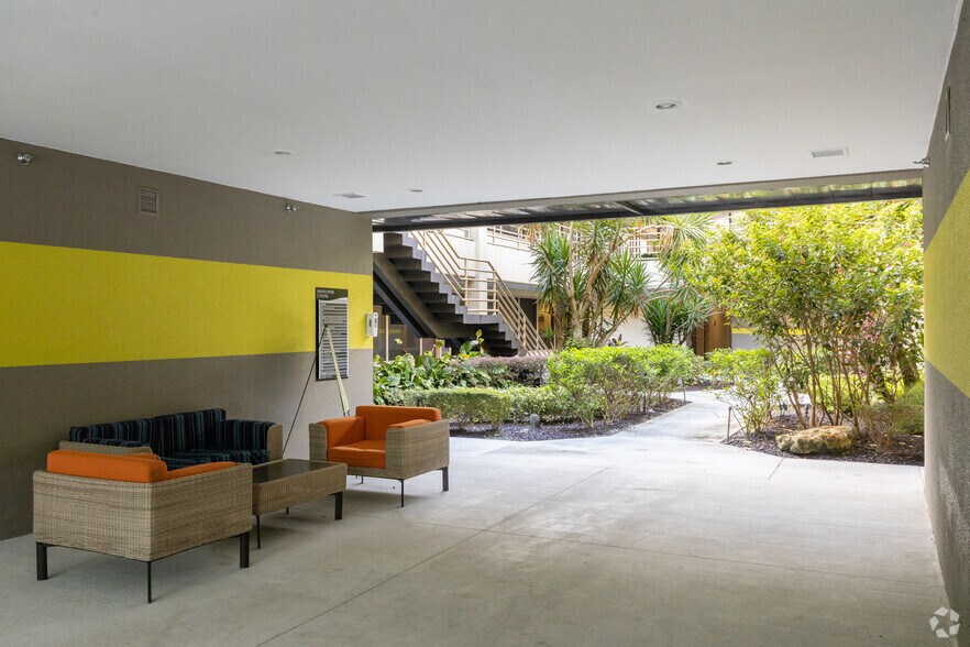 More Photos Of 222 S Westmonte Dr, Altamonte Springs Office For Lease