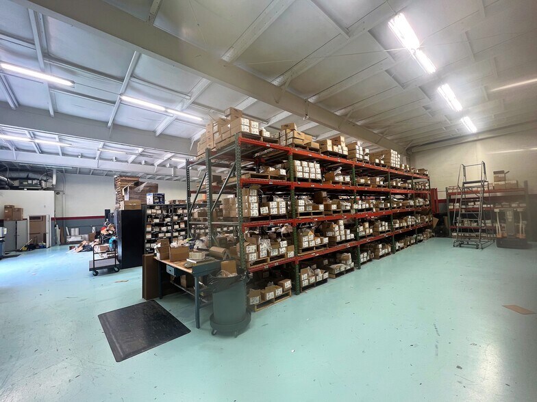 More Photos Of 1725 Park Ln S, Jupiter Warehouse For Lease
