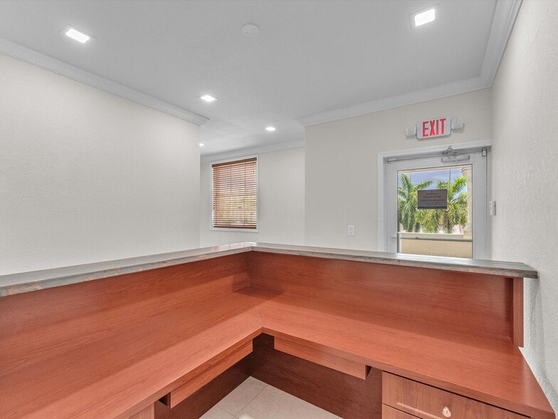 More Photos Of 2470 NW 102nd Pl, Doral Storefront Retail Office For Sale
