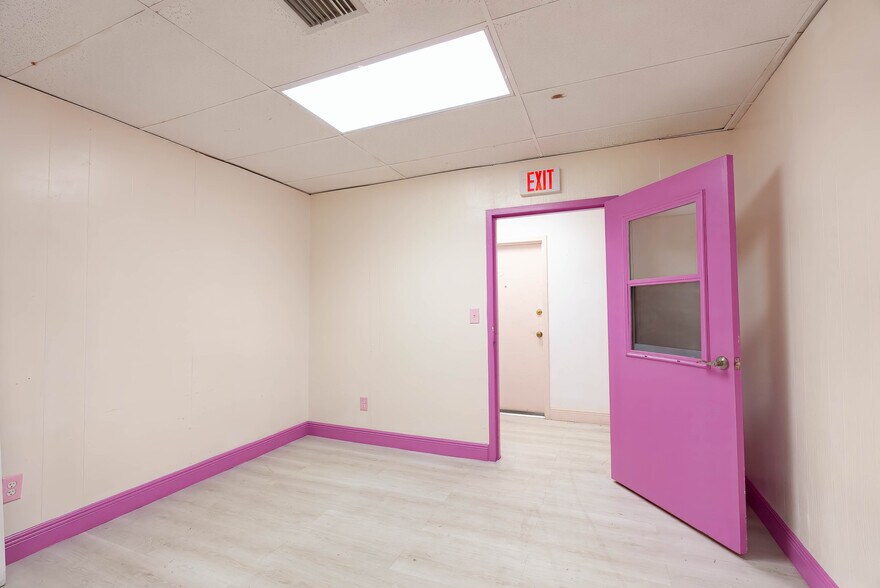 More Photos Of 7915 Biscayne Blvd, Miami Storefront Retail Residential For Lease