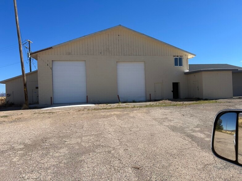 More Photos Of 225 N Highway 91, Summit Service For Lease