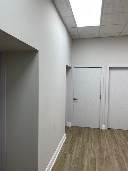 More Photos Of 1527 Franklin Ave, Mineola Office For Lease