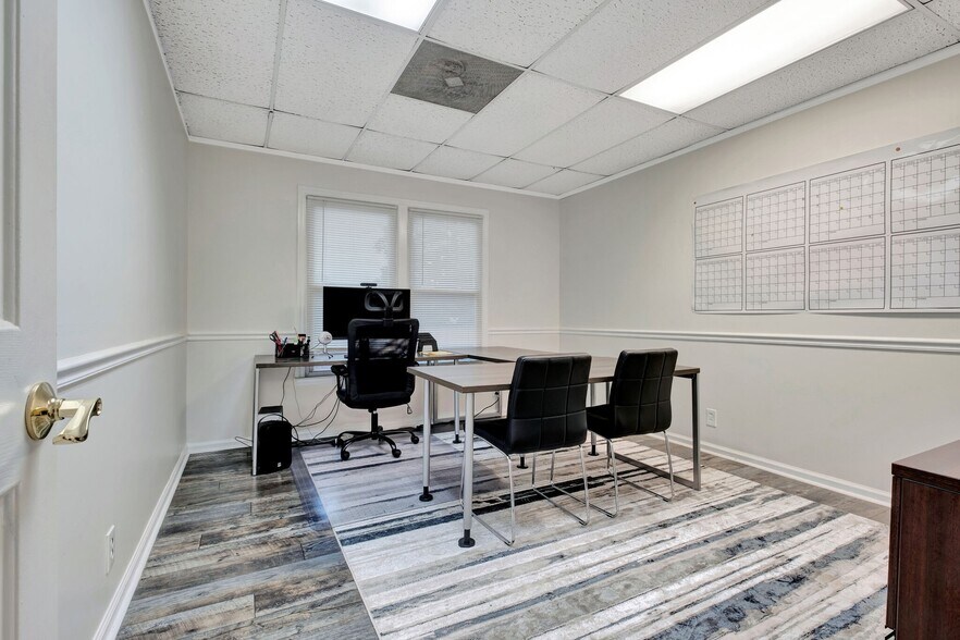 More Photos Of 211 Donelson Pike, Nashville Office For Sale