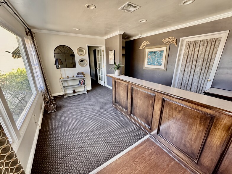 More Photos Of 14436 Whittier Blvd, Whittier General Retail For Sale