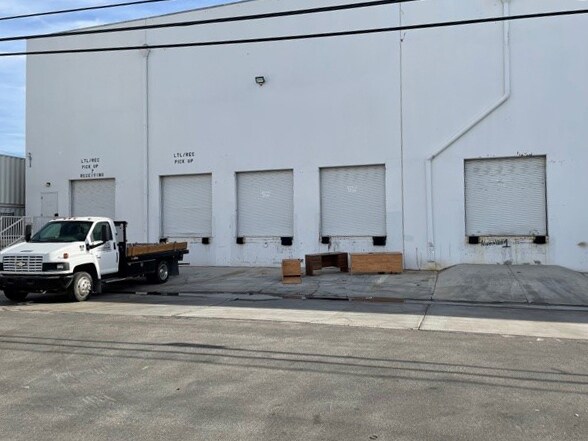 More Photos Of 5375 Procyon St, Las Vegas Warehouse For Lease