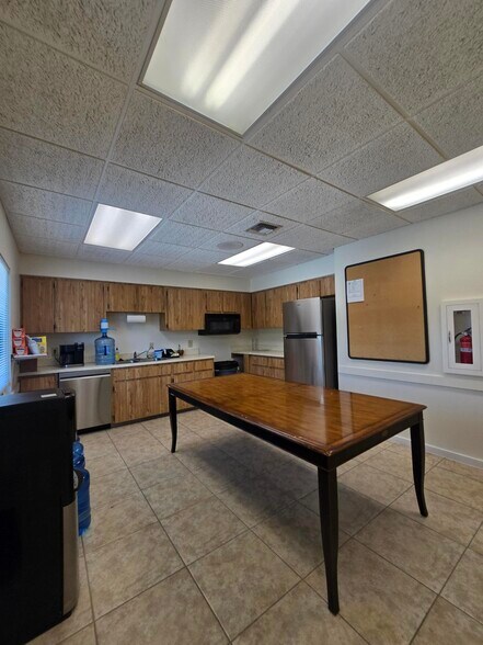 More Photos Of 4091 Colonial Blvd, Fort Myers Office Residential For Sale