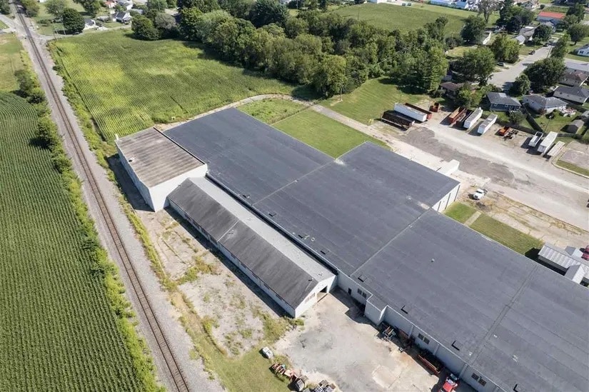 More Photos Of 1400 W Madison Ave, Connersville Warehouse For Lease