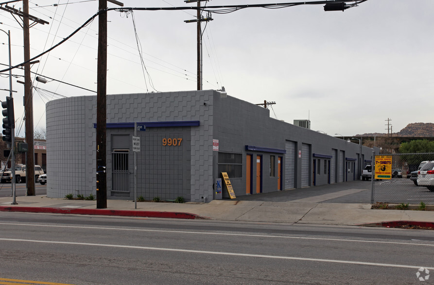 Primary Photo Of 9907-9909 Canoga Ave, Chatsworth Warehouse For Lease