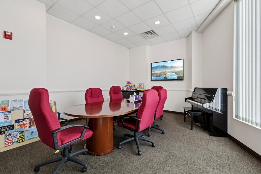 More Photos Of 7-9 Ridgefield, Ridgefield Park Flex For Lease