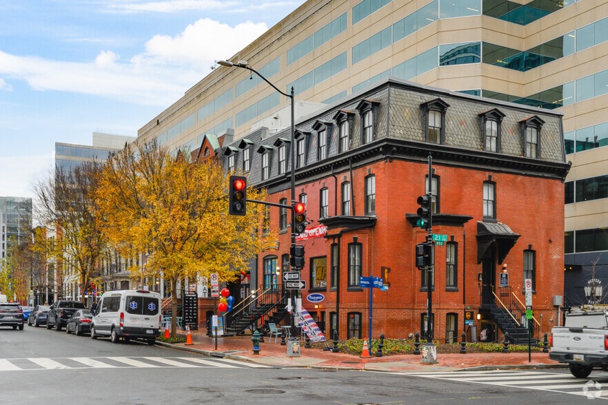 More Photos Of 2000 Pennsylvania Ave NW, Washington Office For Lease
