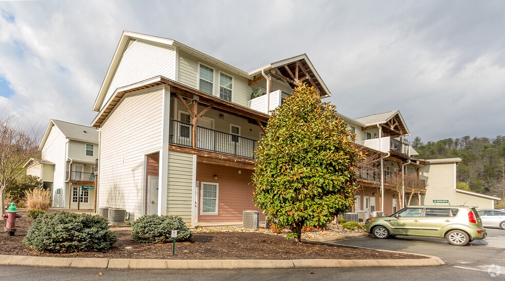 More Photos Of 849 Glades Rd, Gatlinburg Specialty For Sale