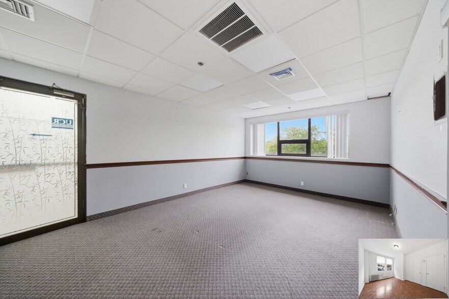 More Photos Of 66-00 66-00 Borden Ave, Maspeth Office For Lease