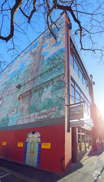 More Photos Of 754 Broughton St, Victoria Office For Lease