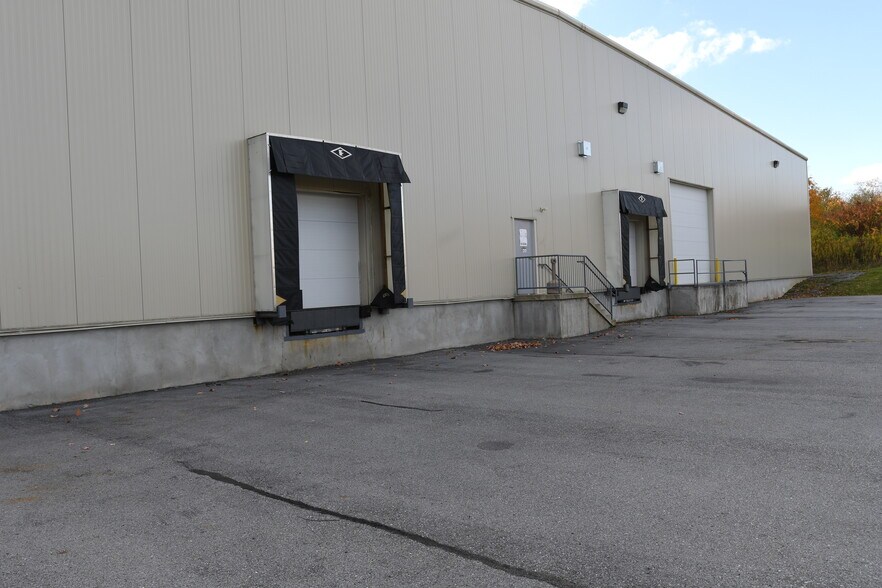 More Photos Of 423 Walters Ave, Johnstown Warehouse For Lease