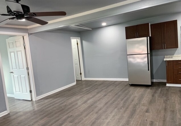 More Photos Of 731 W Harlan Ave, San Antonio Storefront Retail Office For Sale