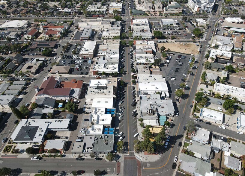More Photos Of 8310-8312 La Mesa Blvd, La Mesa Storefront For Lease