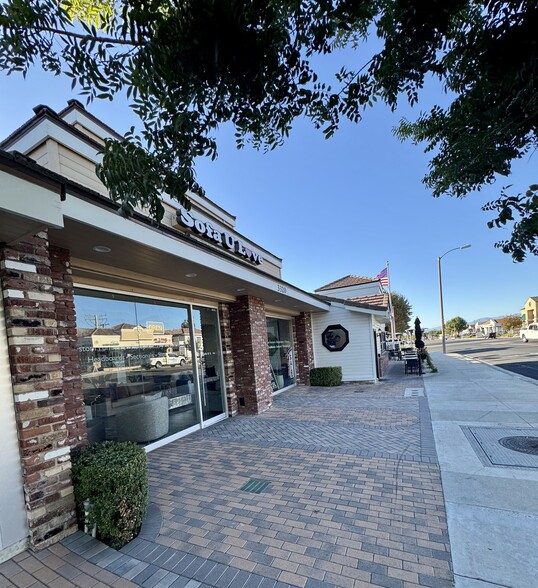More Photos Of 3320 E Thousand Oaks Blvd, Westlake Village Restaurant For Lease
