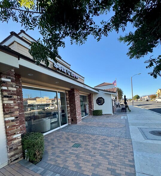 More Photos Of 3320 E Thousand Oaks Blvd, Westlake Village Restaurant For Lease