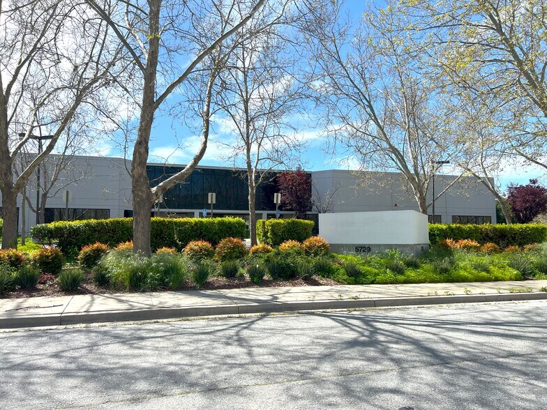 More Photos Of 5729 Fontanoso Way, San Jose Research And Development For Sale