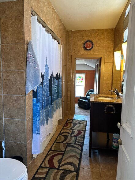 More Photos Of 207 N 5th St, Hannibal Restaurant For Sale