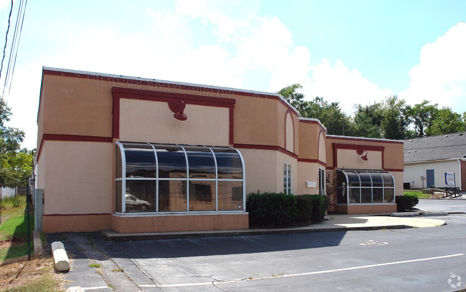 More Photos Of 1628 E North St, Greenville Restaurant For Lease
