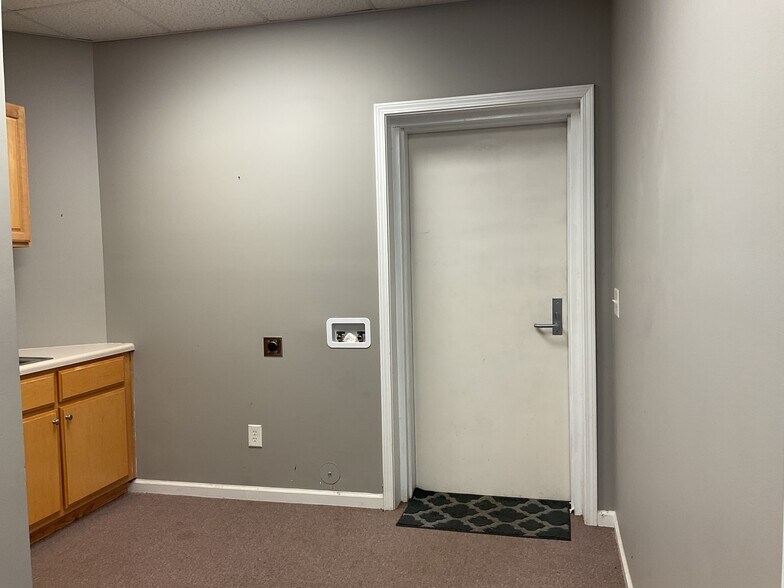 More Photos Of 157 Garrett Way NW, Milledgeville Self Storage For Lease