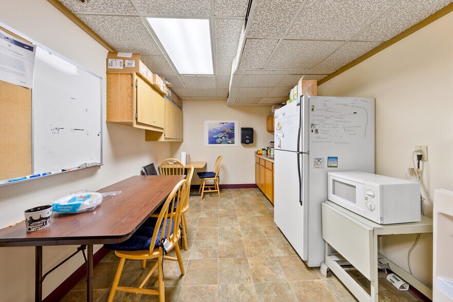 More Photos Of 700 NW Dimmick St, Grants Pass Specialty For Sale