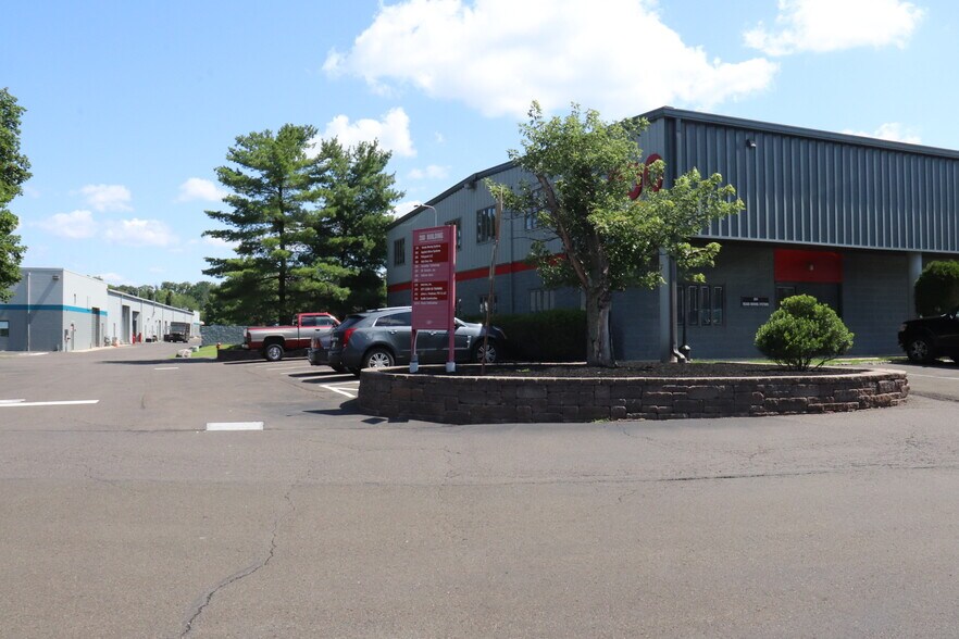 More Photos Of 1850 County Line Rd, Huntingdon Valley Warehouse For Lease