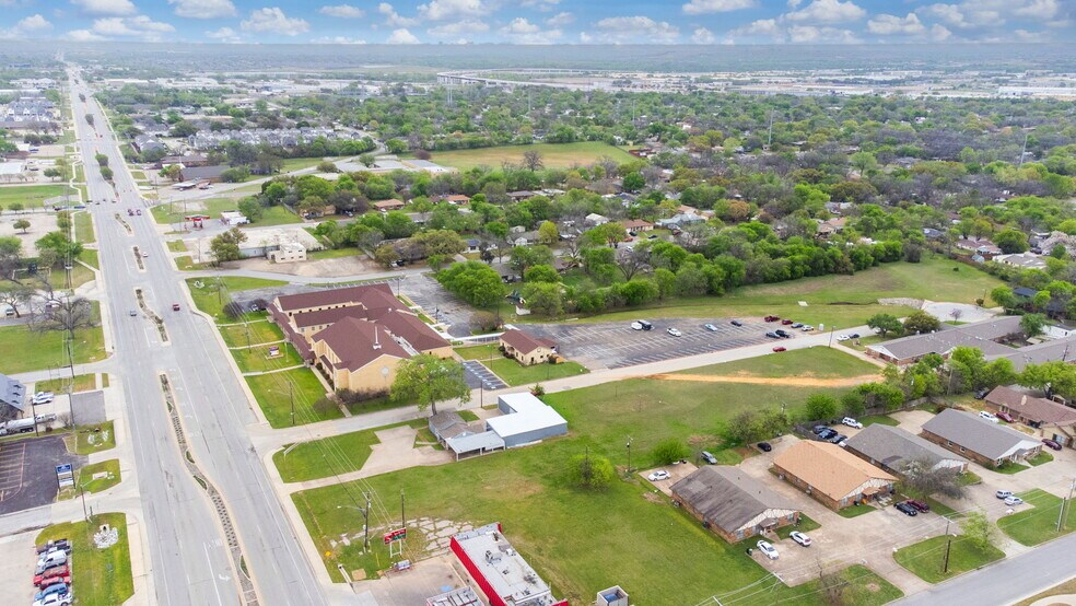 More Photos Of 6826 Baker Blvd, Richland Hills Light Manufacturing For Lease