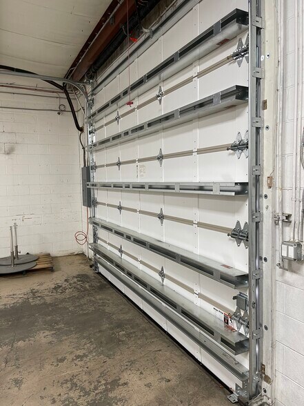 More Photos Of 4406 Exchange Ave, Naples Manufacturing For Sale