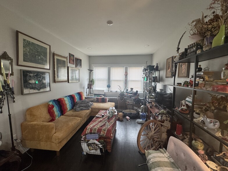 More Photos Of 1027 E Center St, Milwaukee Apartments For Sale