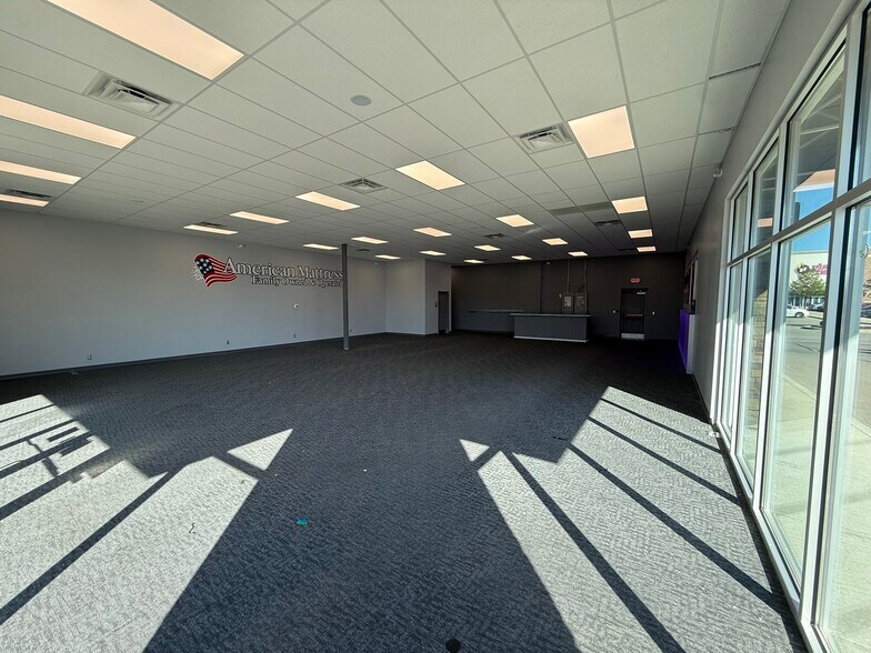 More Photos Of 6338 Mills Dr, Whitestown Storefront For Lease