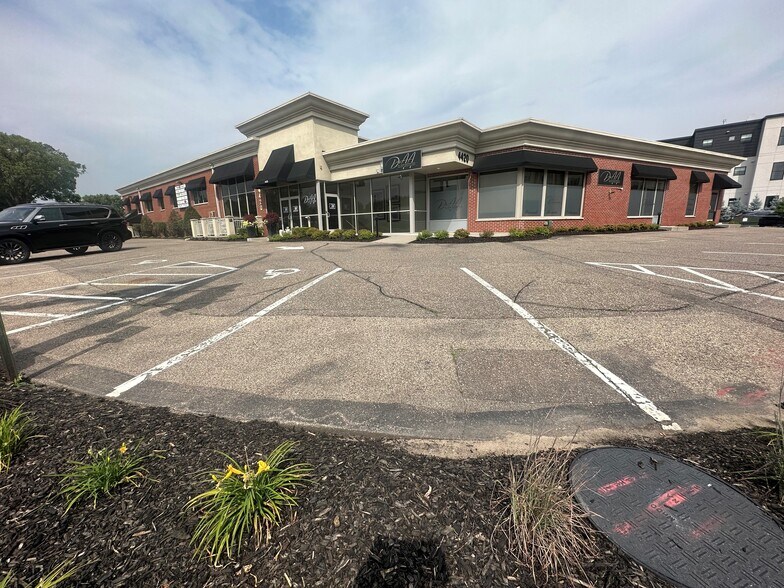 More Photos Of 4420 Valley View Rd, Edina Office For Lease