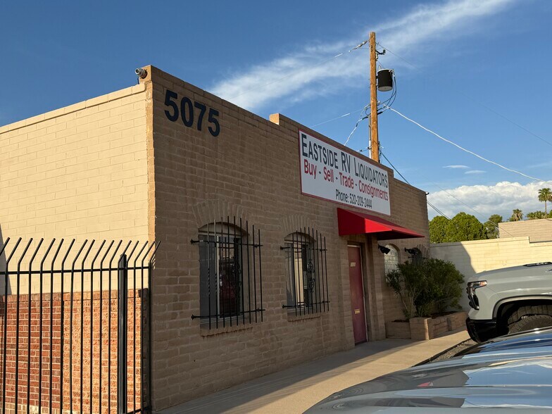 More Photos Of 5075 E 29th St, Tucson Auto Dealership For Sale