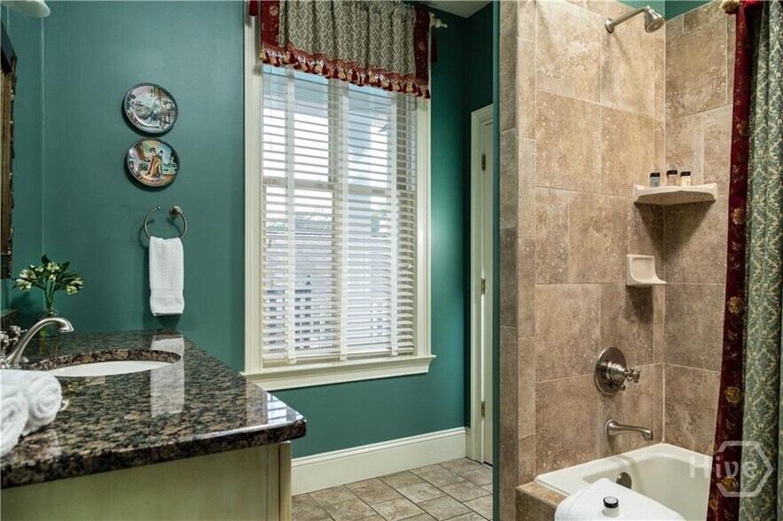 More Photos Of 109 W Liberty St, Savannah Hospitality For Sale