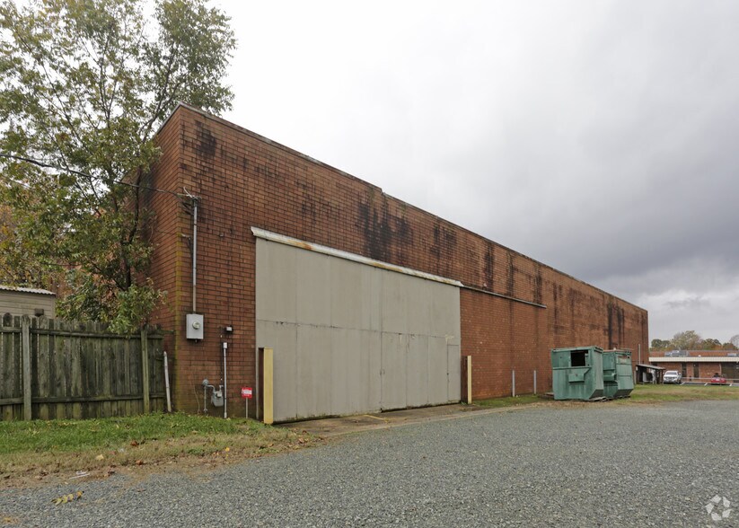 Primary Photo Of 2105 Maple Ave, Burlington Warehouse For Lease