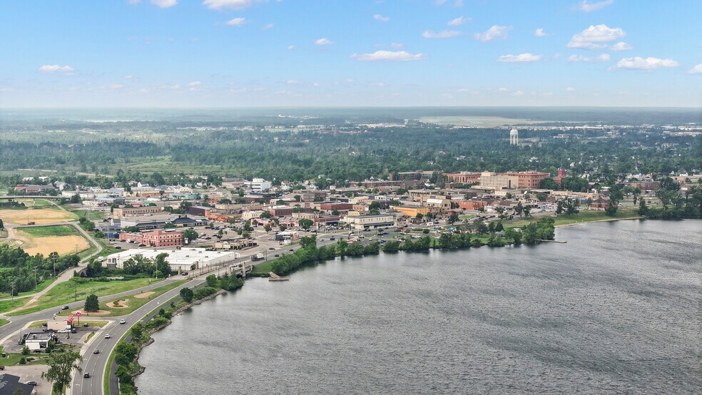 More Photos Of 824 Paul Bunyan, Bemidji Restaurant For Sale