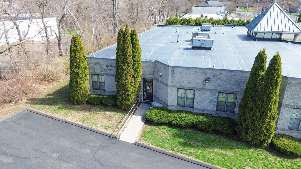 More Photos Of 3 Research Dr, Woodbridge Medical For Lease