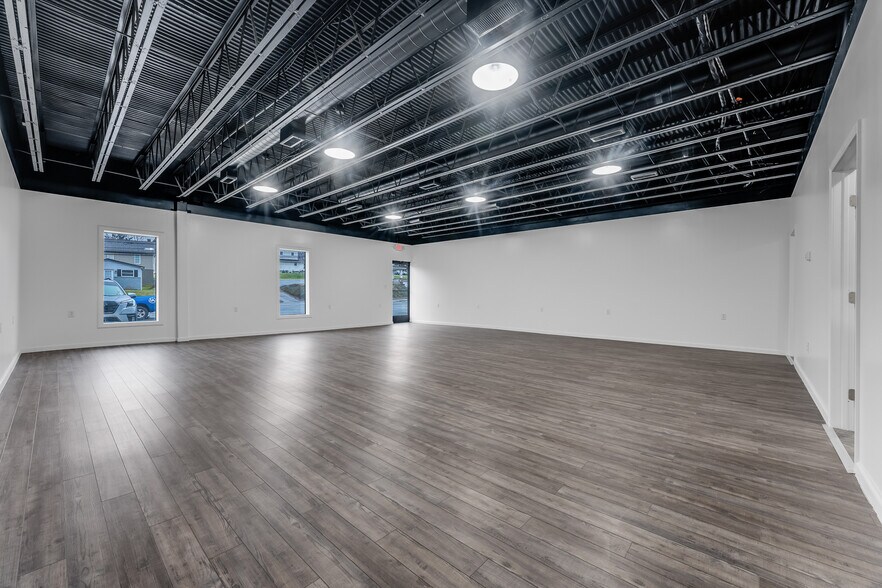 More Photos Of 417 Holland Ave, Morgantown Storefront Retail Office For Lease