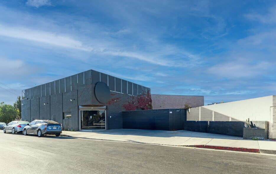 More Photos Of 6086 Comey Ave, Los Angeles Loft Creative Space For Lease