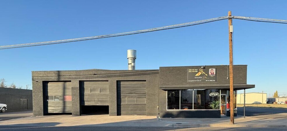 Primary Photo Of 301 S Betty Ave, Monahans Flex For Sale