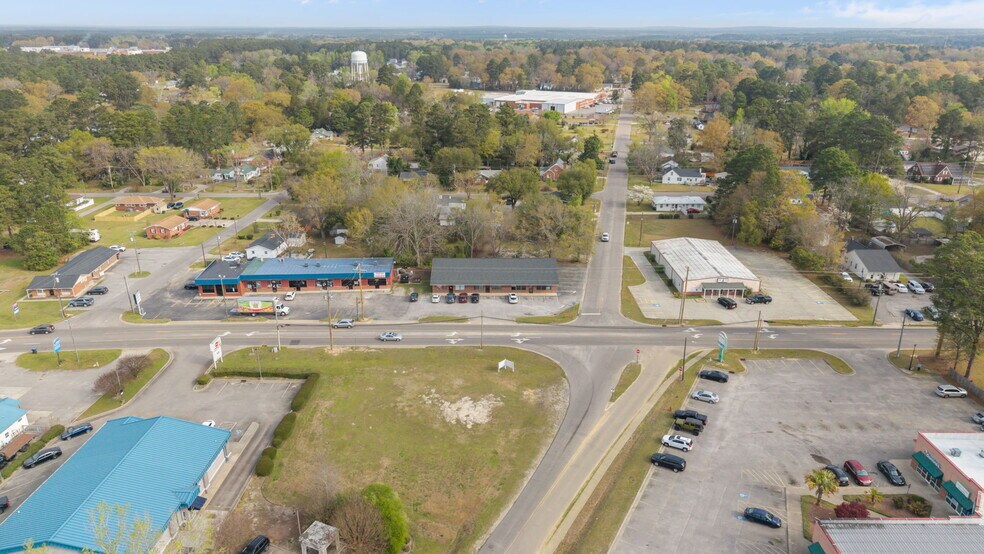 More Photos Of 402-406 Harris Ave, Raeford Storefront Retail Office For Sale