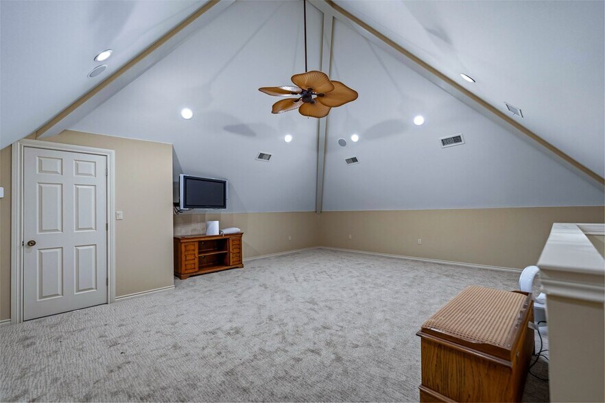 More Photos Of 2409 Commerce st, San Saba Land For Sale