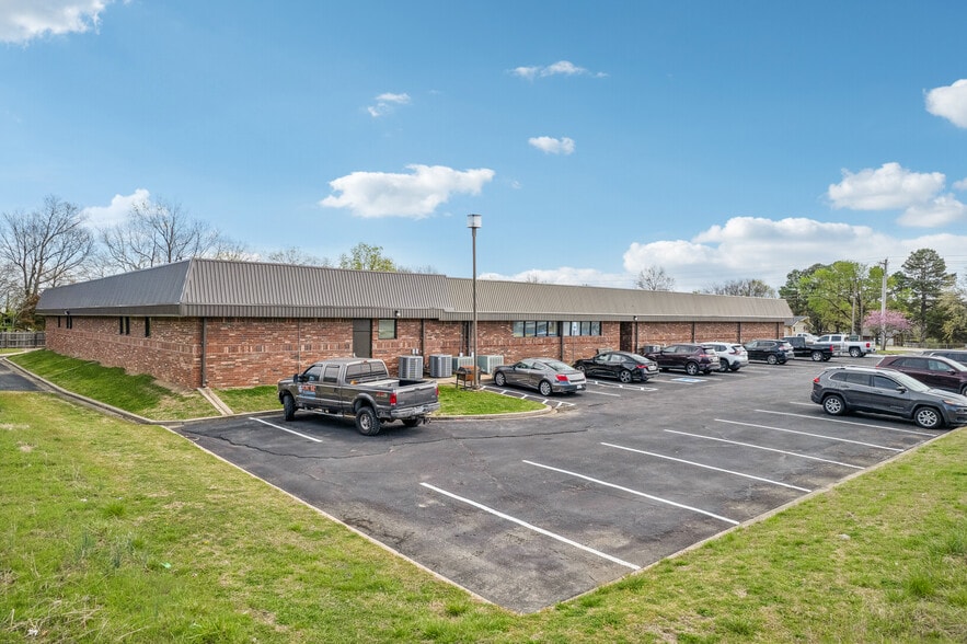 More Photos Of 2020 Holly Rd, Claremore Office For Sale