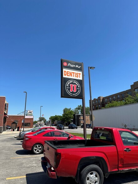 More Photos Of 5836 S Harlem Ave, Summit Freestanding For Lease
