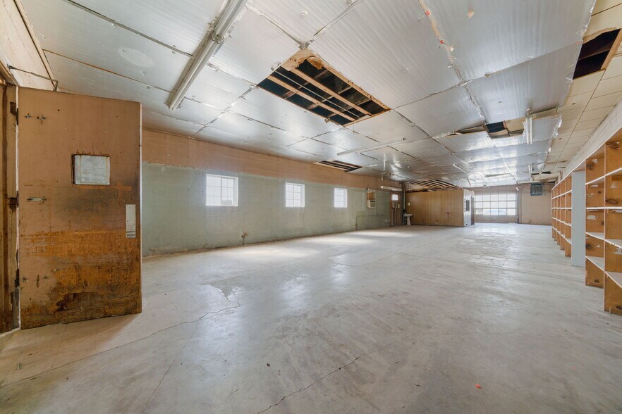 More Photos Of 1812 S Presa St, San Antonio Freestanding For Sale