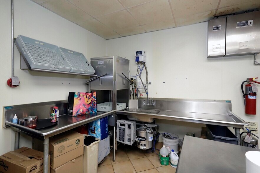 More Photos Of 1606-1610 Acushnet Ave, New Bedford Restaurant For Sale