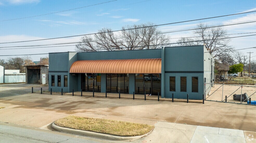 More Photos Of 113-117 S Sylvania Ave, Fort Worth Flex For Lease